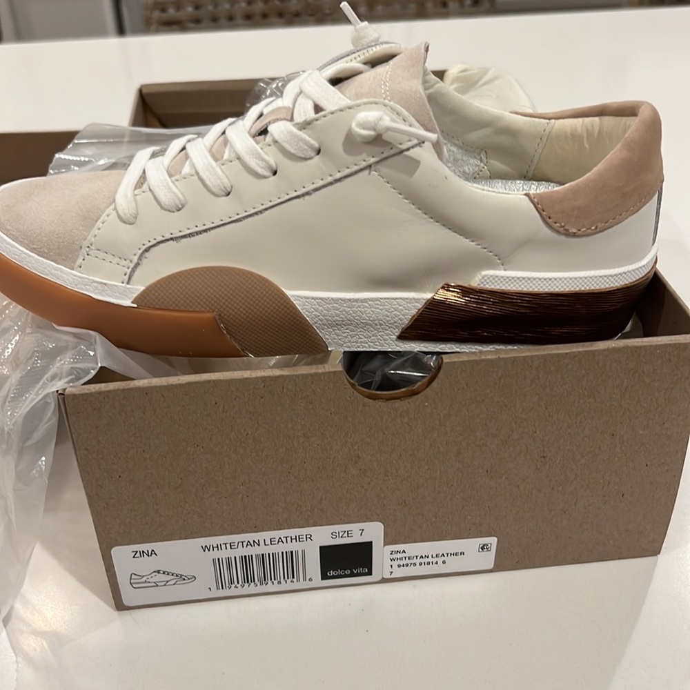 Dolce Vita Zina Sneaker